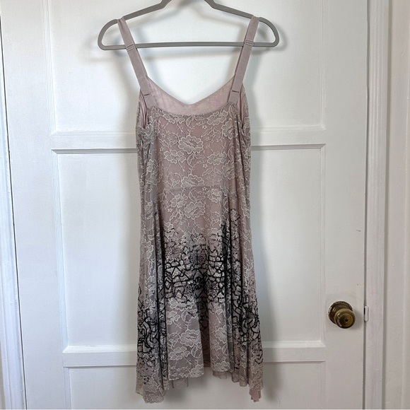 FREE PEOPLE Beige Oatmeal Lace Stretch Mini Dress Excellent Condition, Size L - Picture 3 of 16